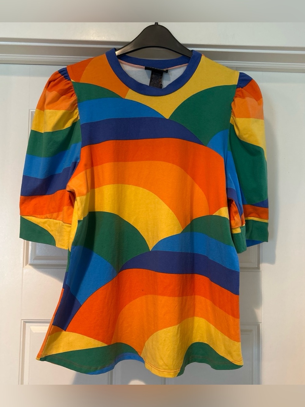 Nooworks Multi-Color Rainbow Wave Puff-Sleeve Top